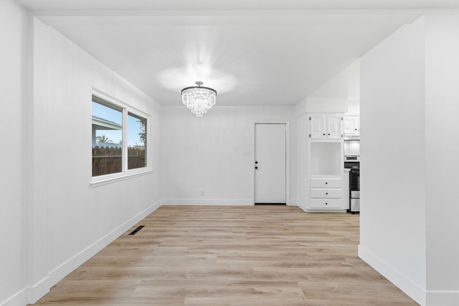 506 E Sample Ave, Fresno, CA 93710