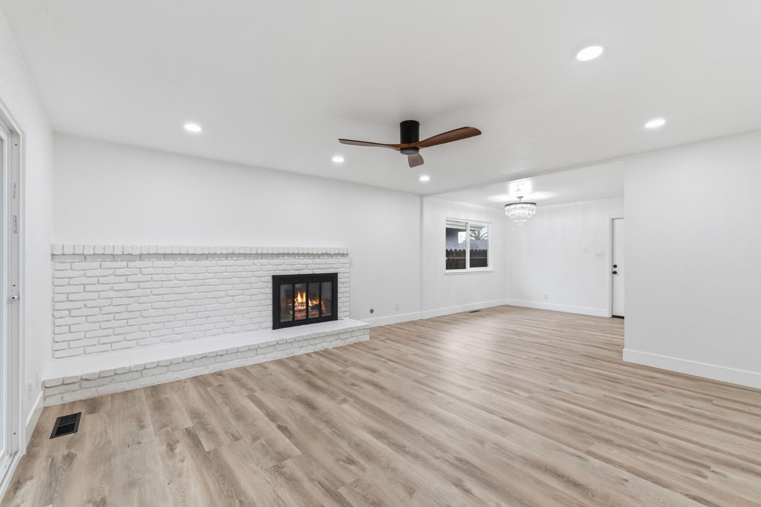 506 E Sample Ave, Fresno, CA 93710