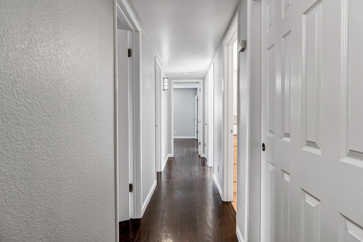 5306 N Carlsbad Ave, Fresno, CA 93722