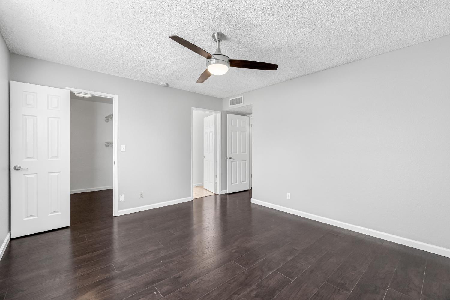 5306 N Carlsbad Ave, Fresno, CA 93722