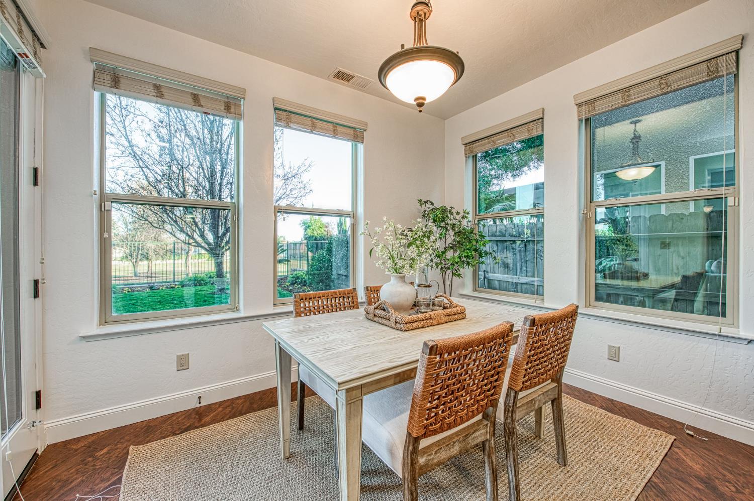 11384 N Via Montessori Dr, Fresno, CA 93730