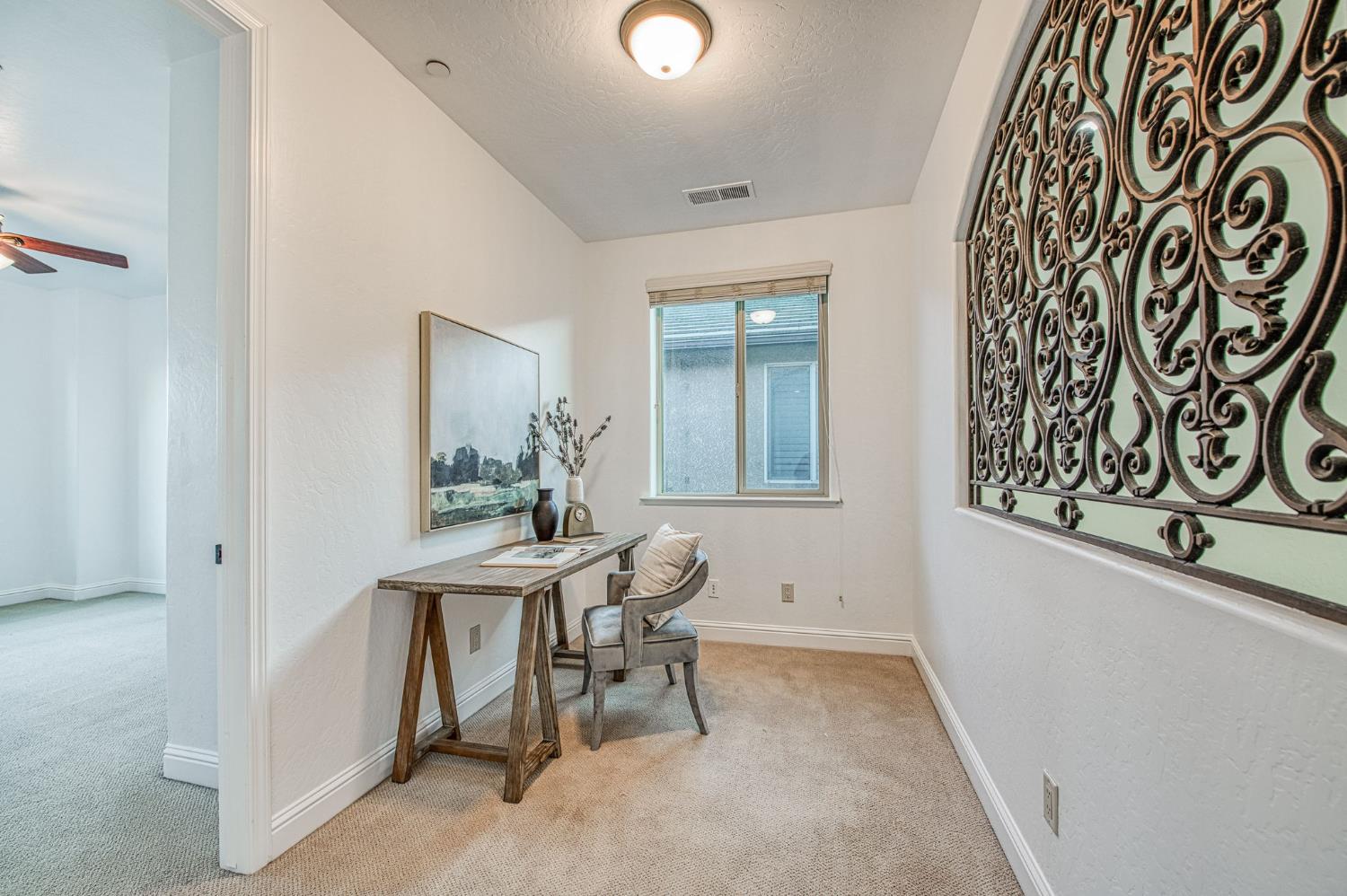 11384 N Via Montessori Dr, Fresno, CA 93730