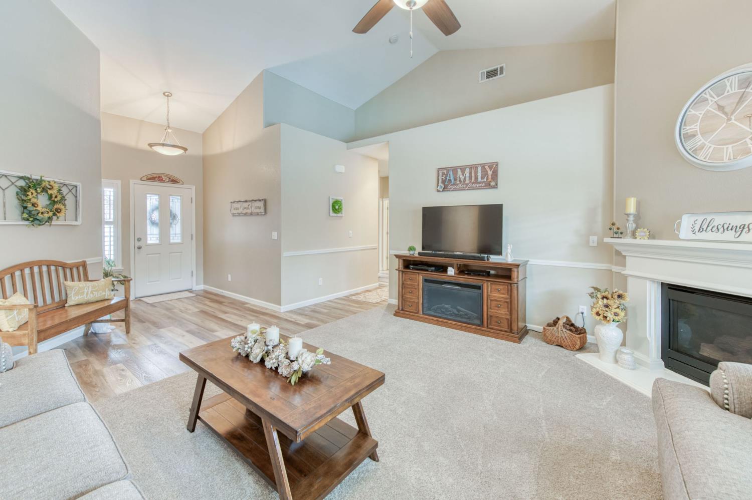 3165 N Arroyo Ave, Fresno, CA 93727