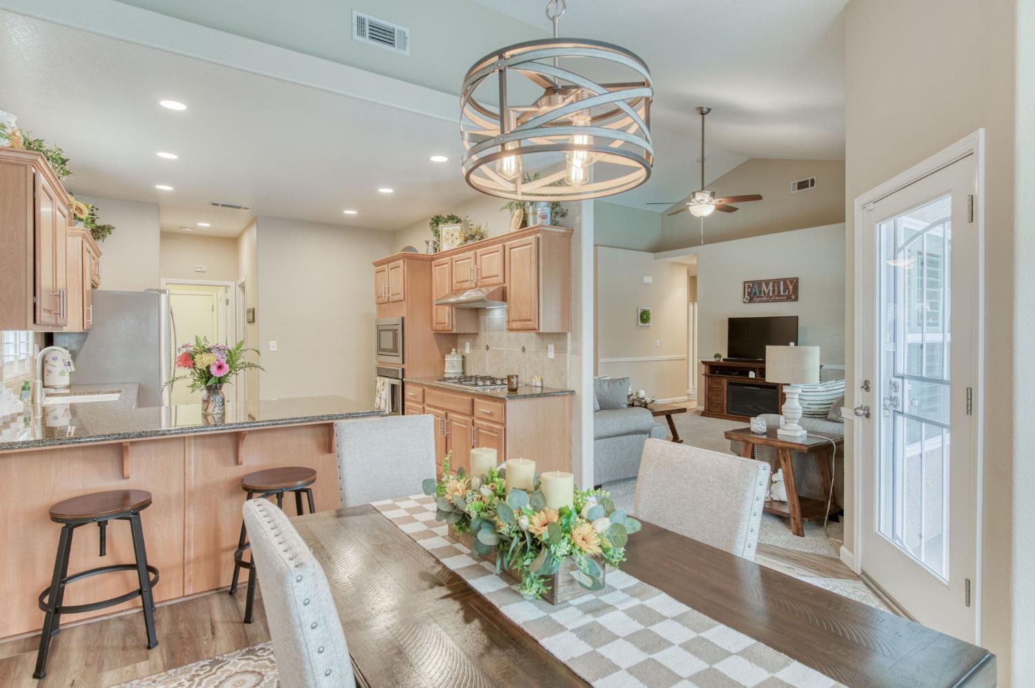 3165 N Arroyo Ave, Fresno, CA 93727