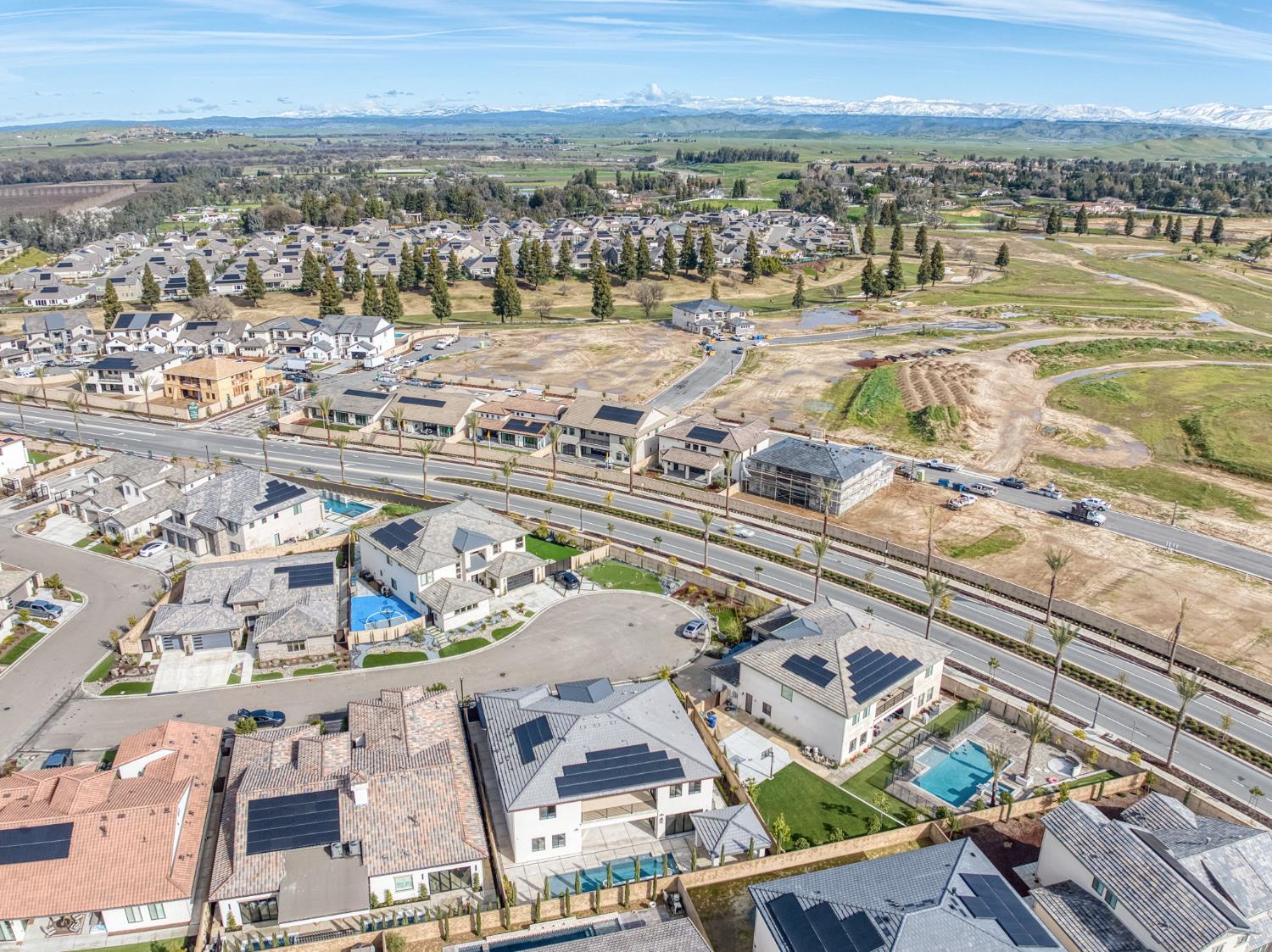 2345 E Putter Way, Fresno, CA 93730