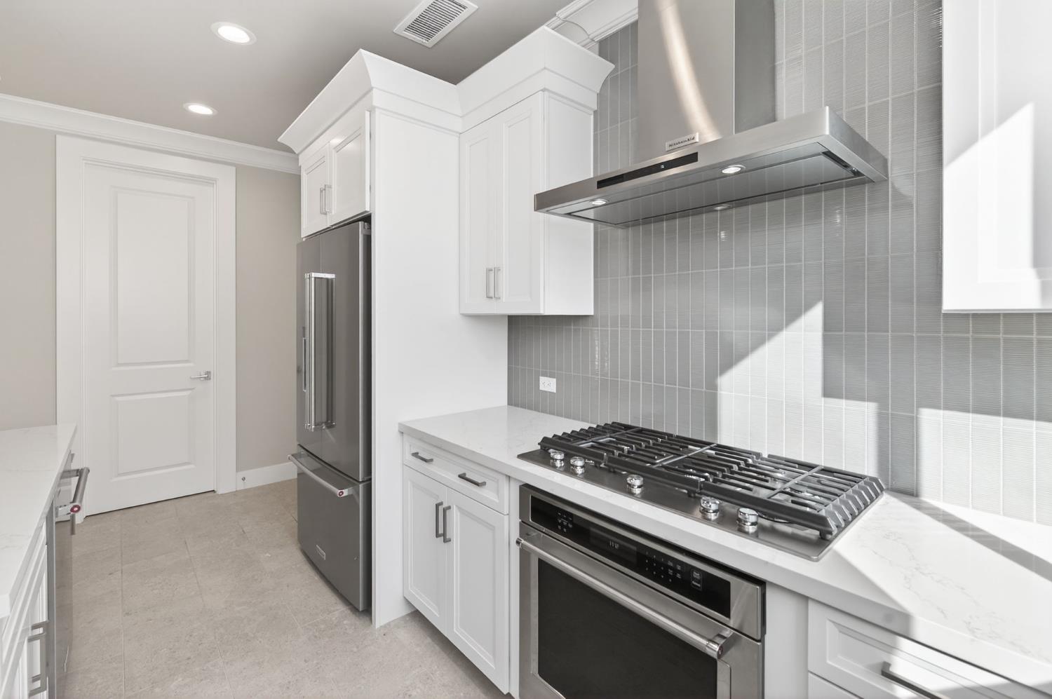 2345 E Putter Way, Fresno, CA 93730