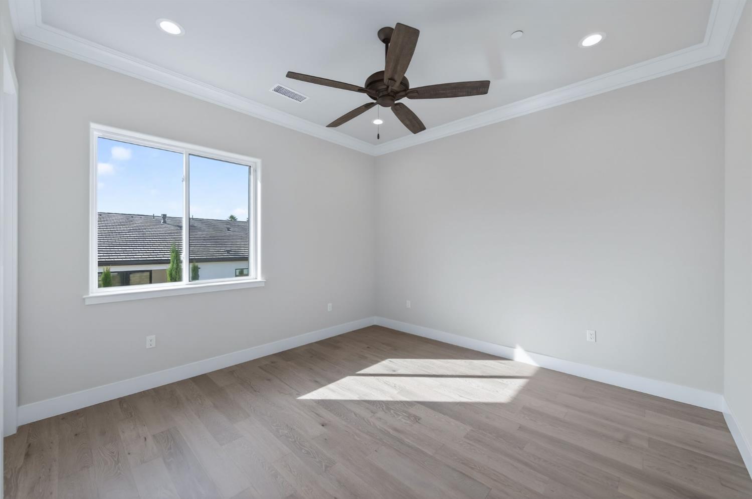 2345 E Putter Way, Fresno, CA 93730