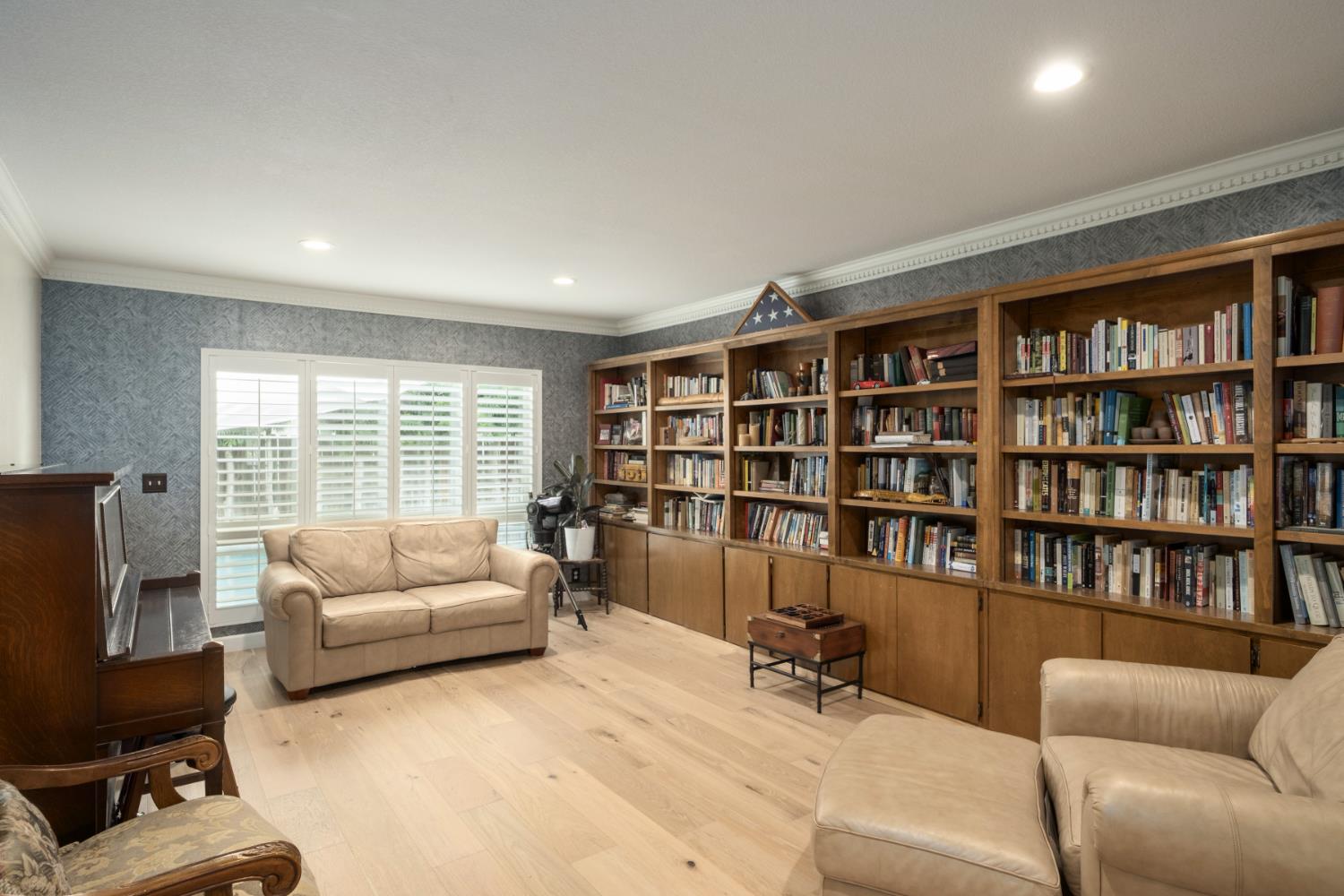 1637 W Los Altos Ave, Fresno, CA 93711