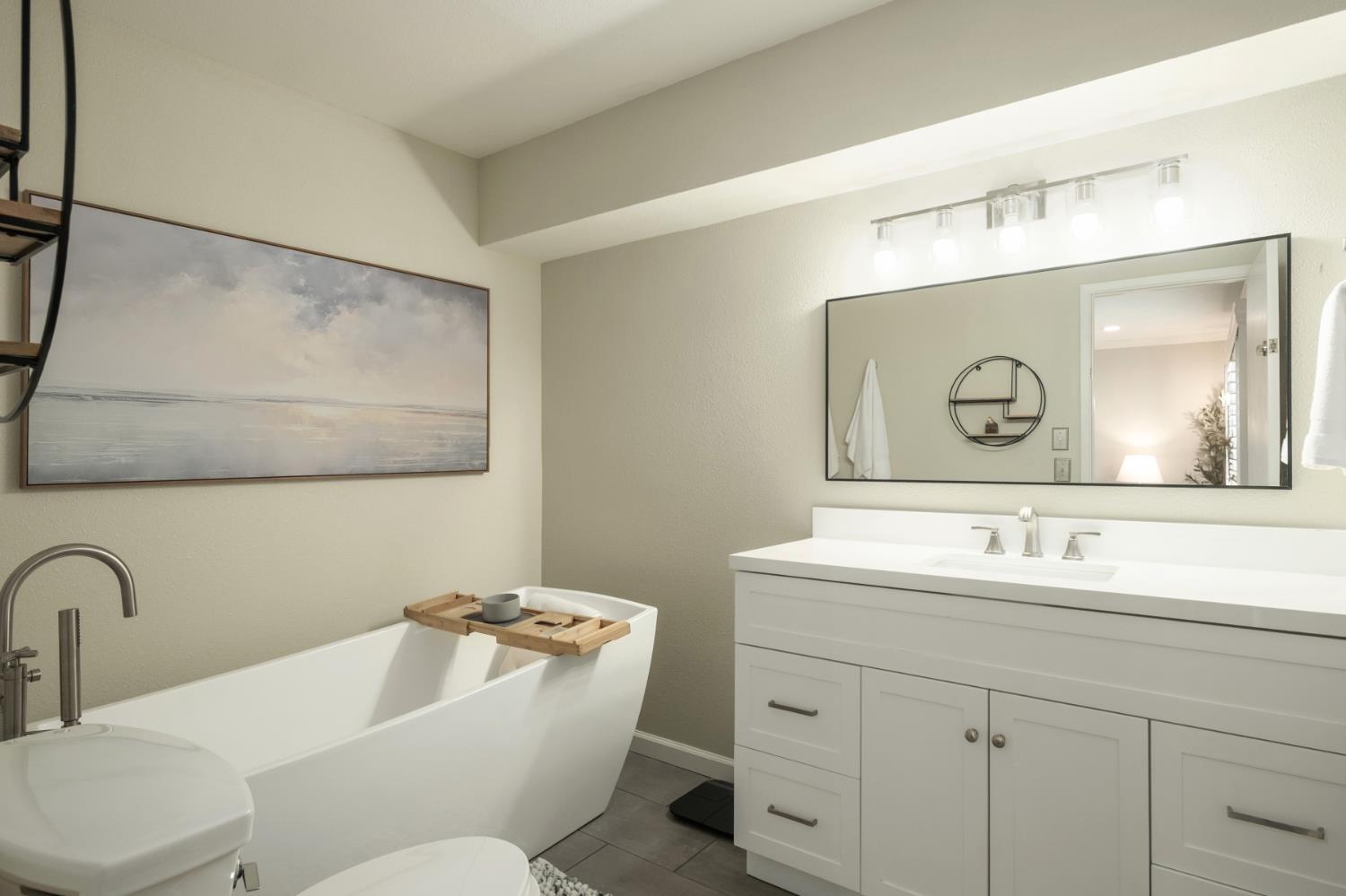 1637 W Los Altos Ave, Fresno, CA 93711