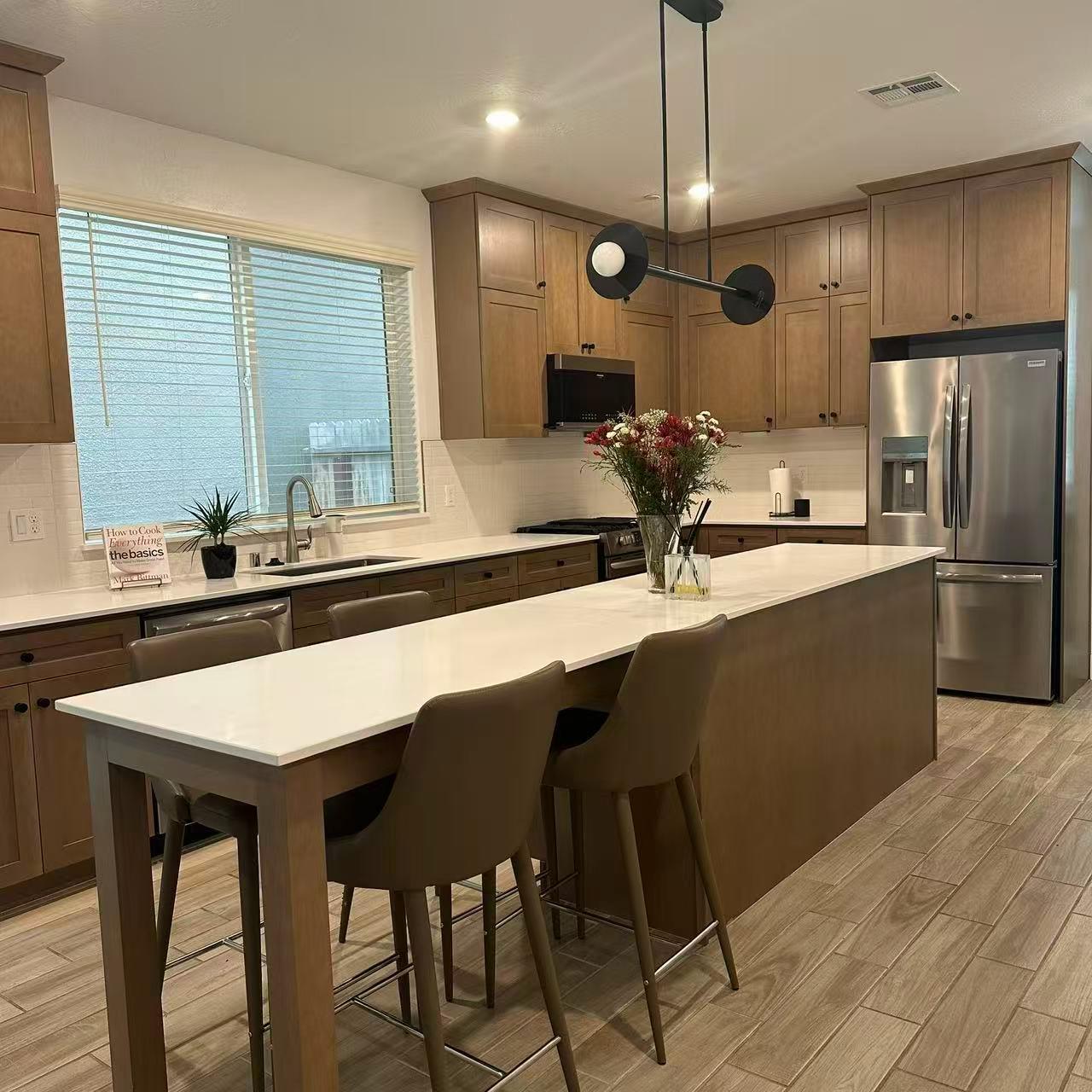 2732 E Teaberry Dr, Fresno, CA 93730