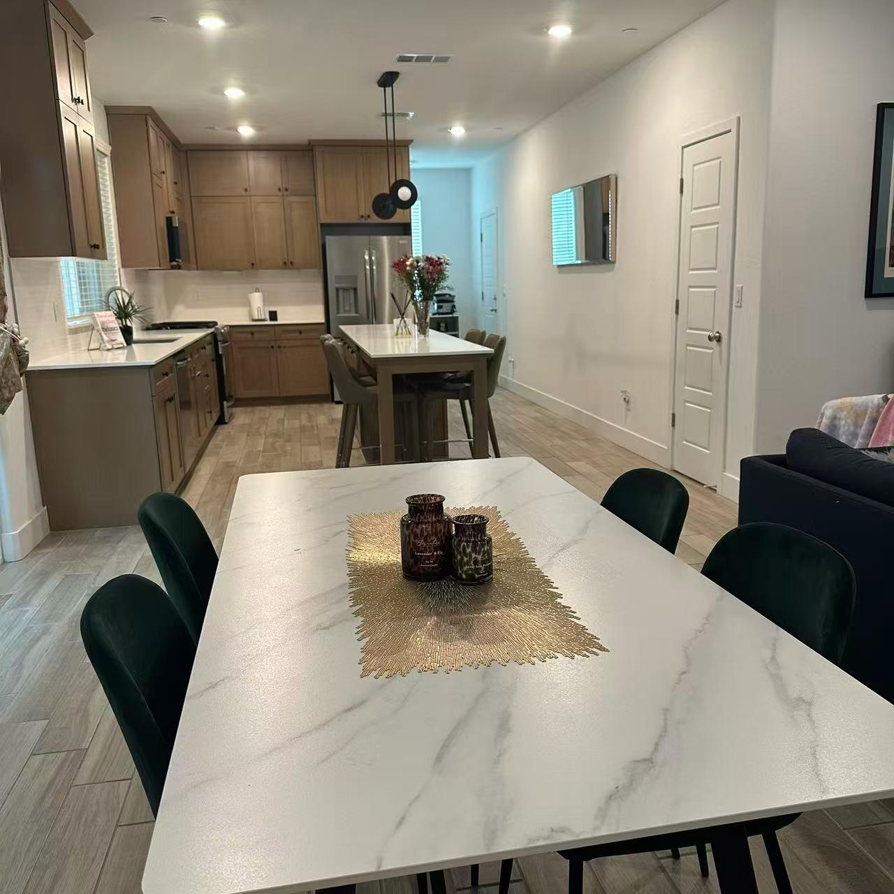 2732 E Teaberry Dr, Fresno, CA 93730