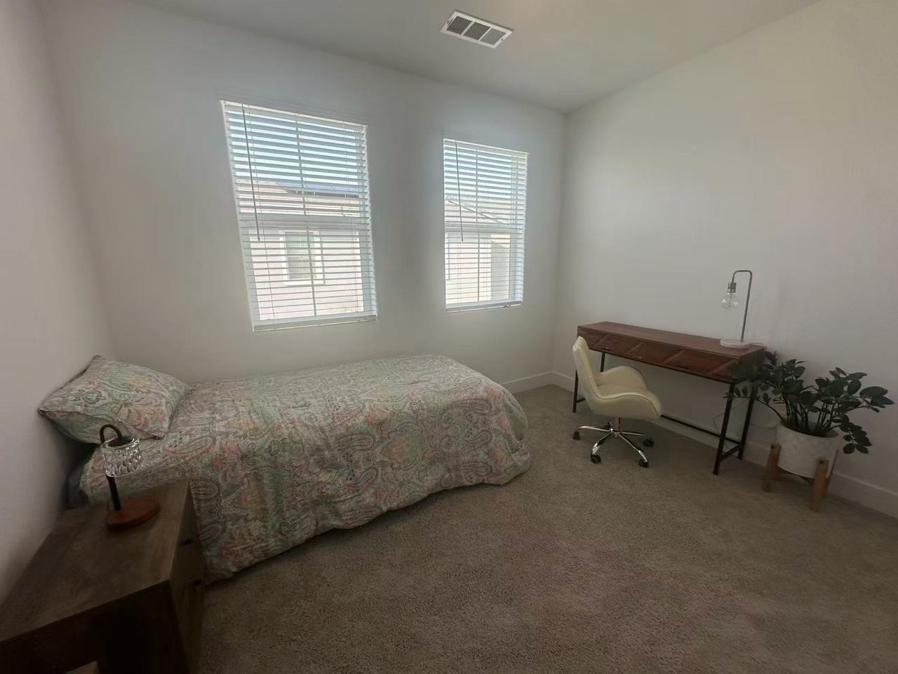 2732 E Teaberry Dr, Fresno, CA 93730