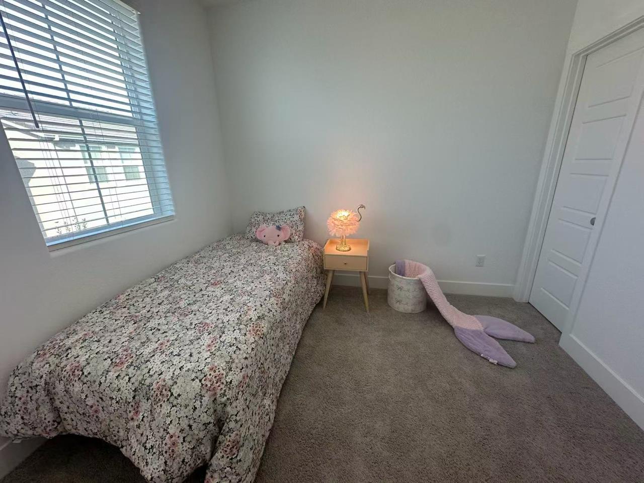 2732 E Teaberry Dr, Fresno, CA 93730