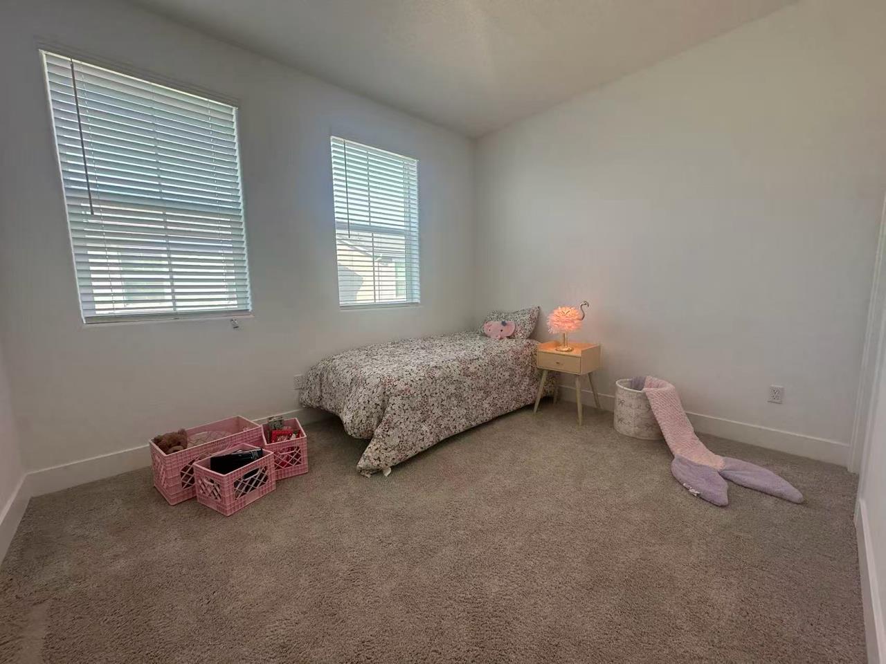 2732 E Teaberry Dr, Fresno, CA 93730