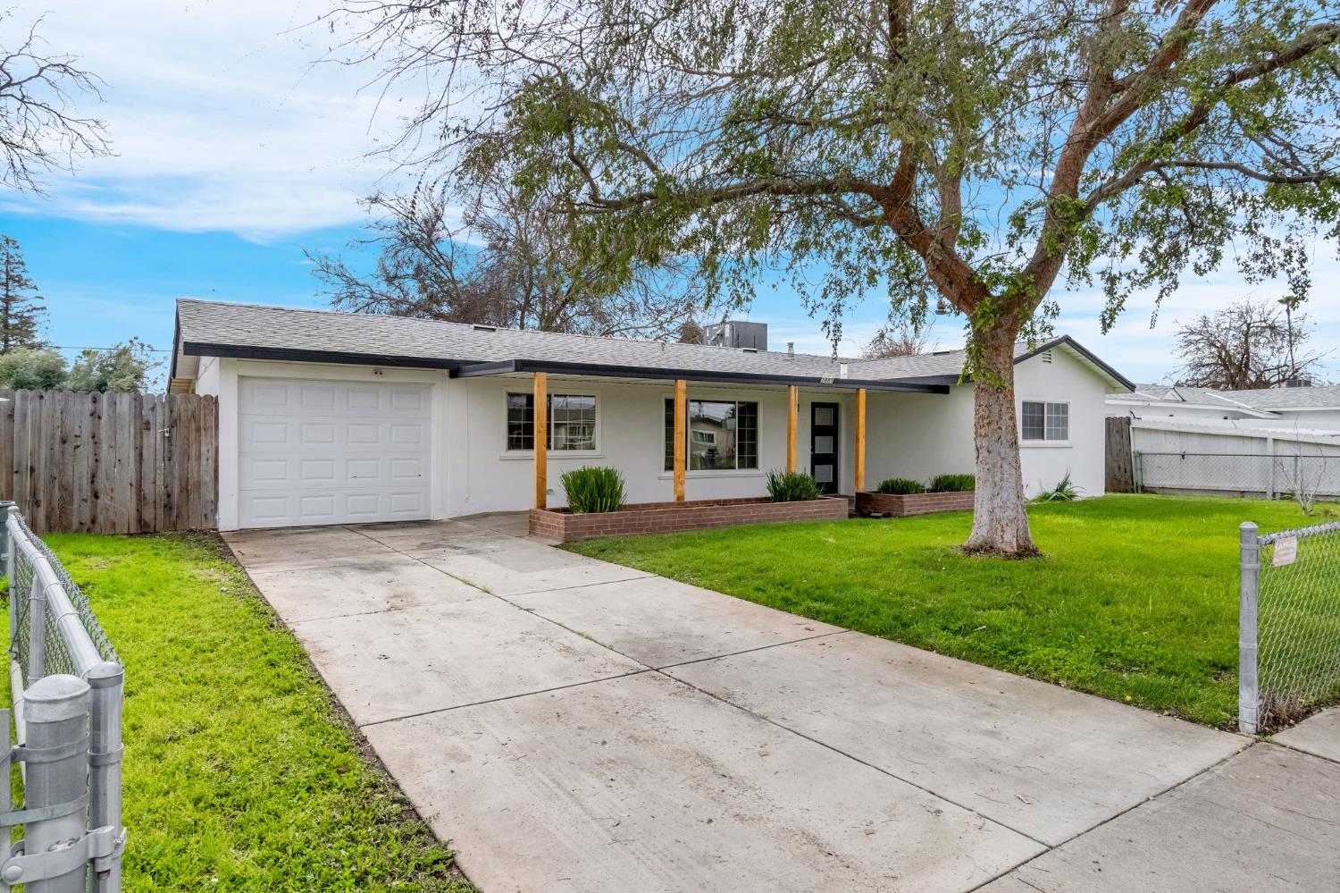 3685 W Cortland Ave, Fresno, CA 93722