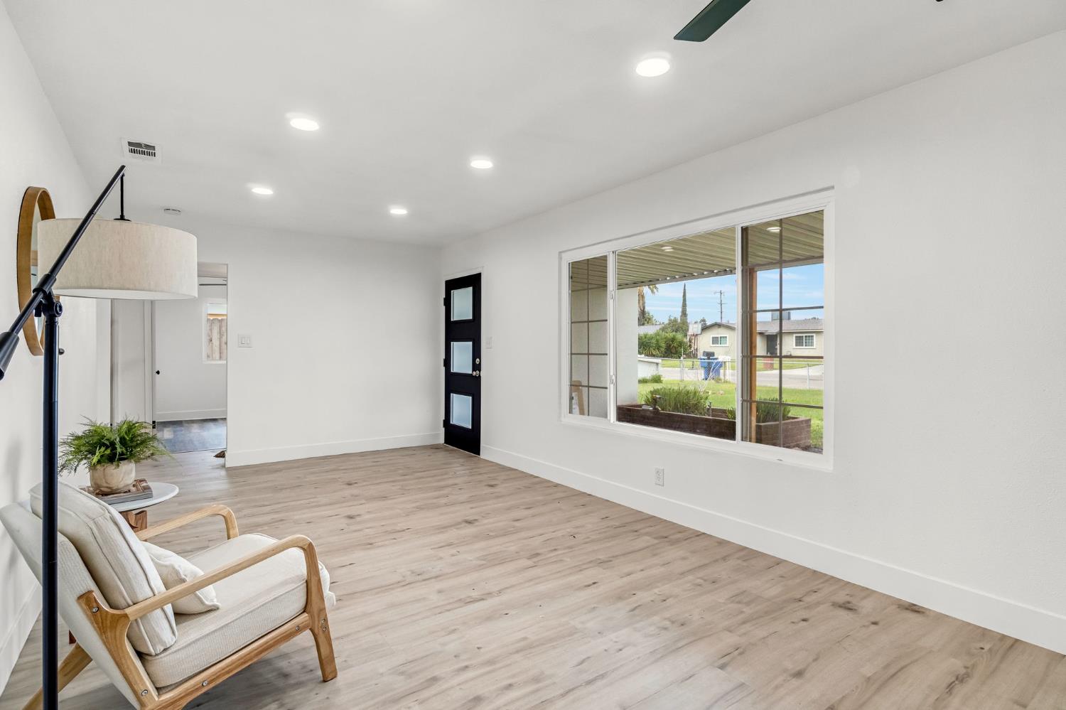 3685 W Cortland Ave, Fresno, CA 93722