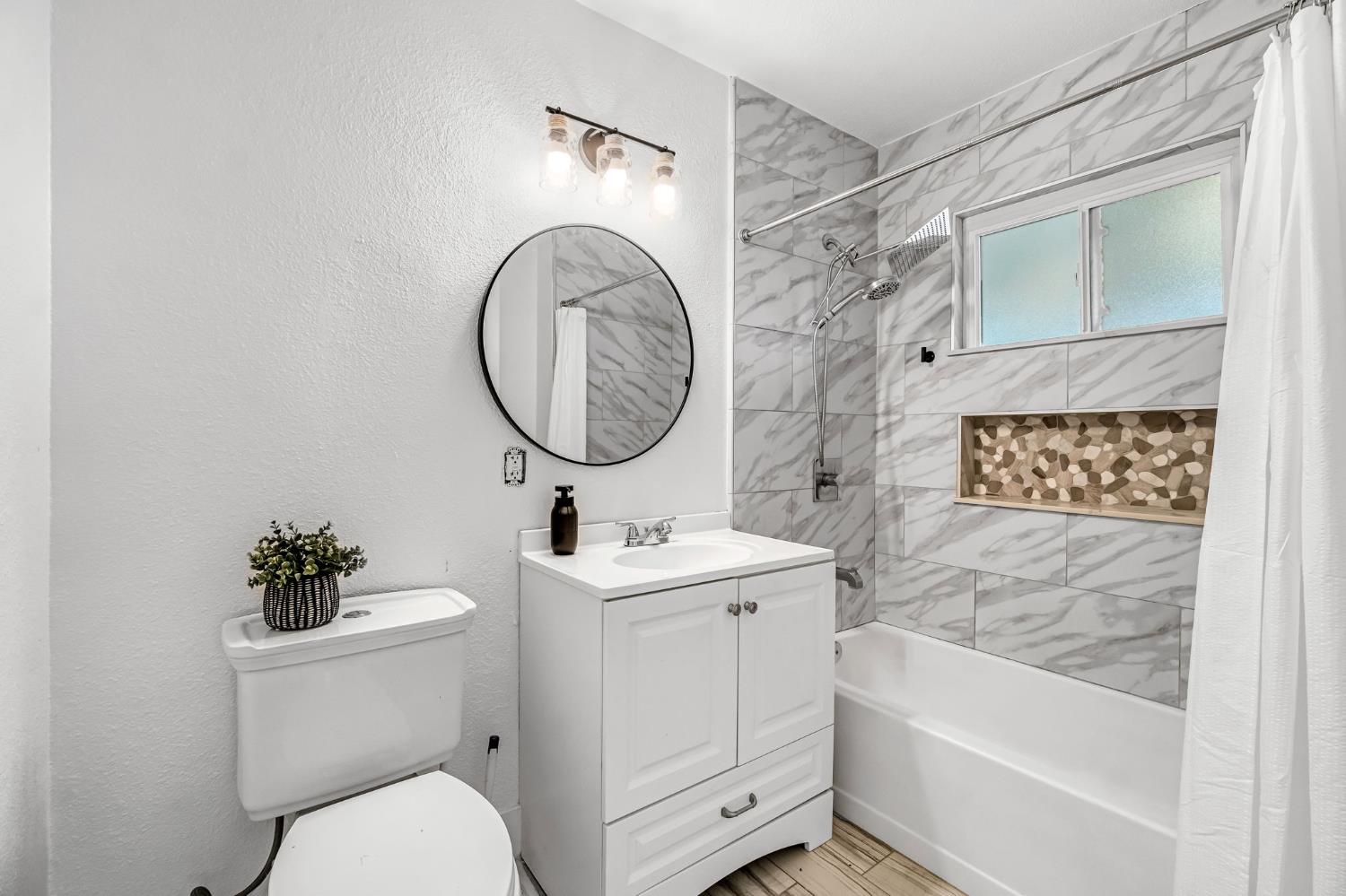 3685 W Cortland Ave, Fresno, CA 93722