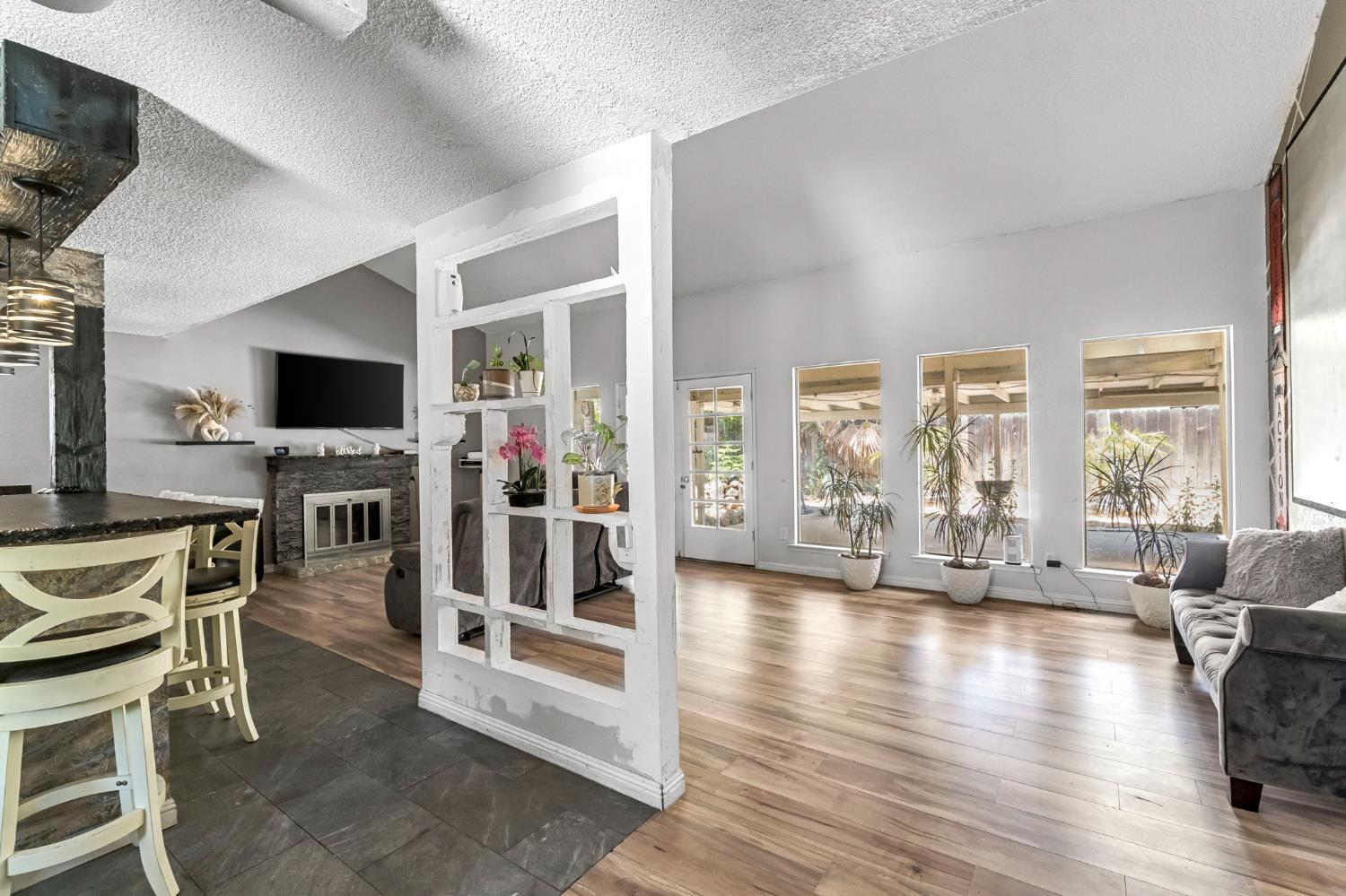 4883 E Geary St, Fresno, CA 93725