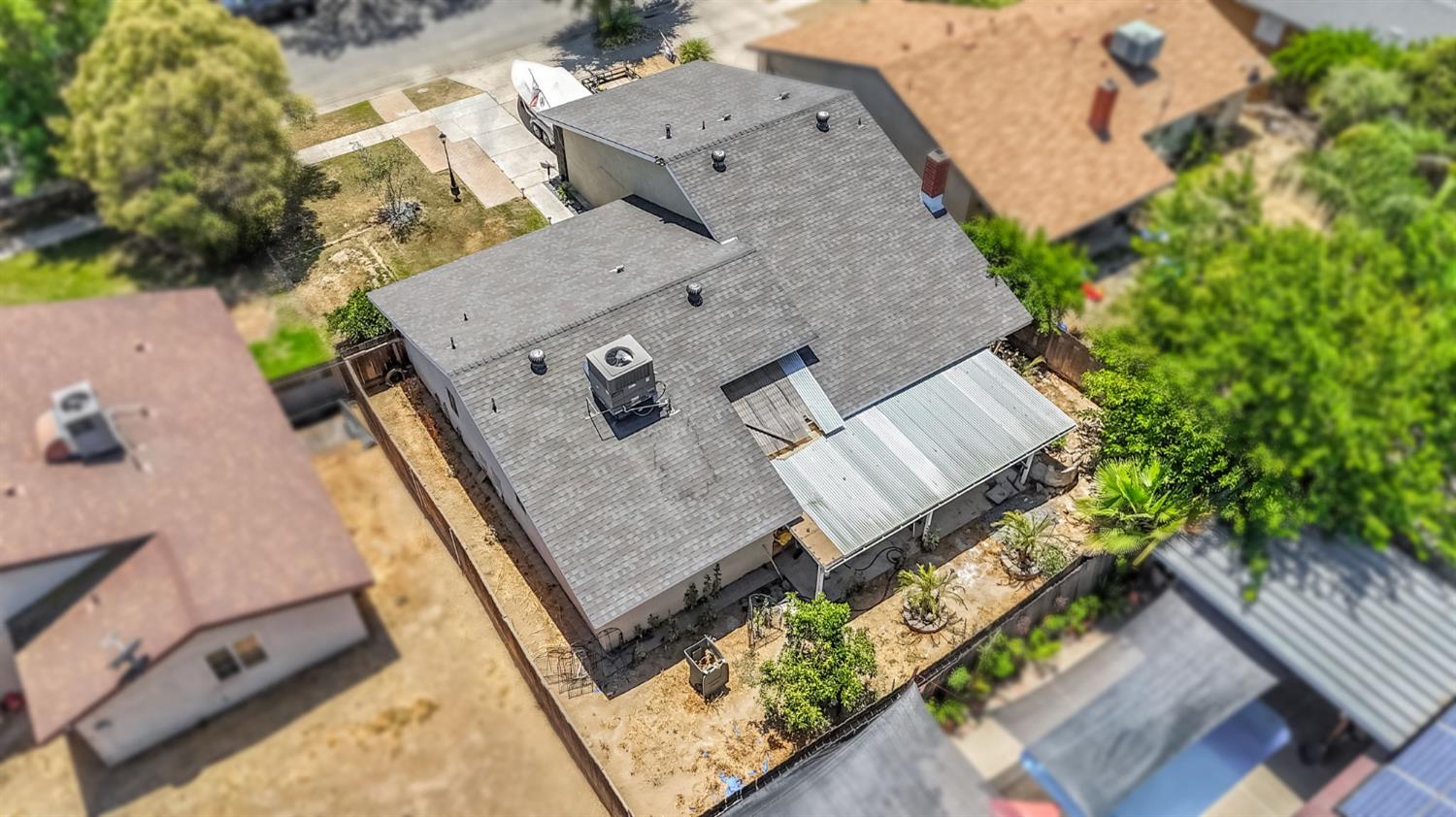 4883 E Geary St, Fresno, CA 93725