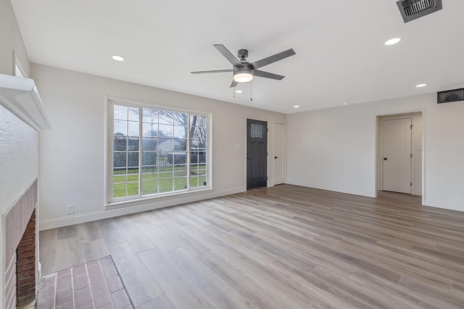 5009 E Clay Ave, Fresno, CA 93727