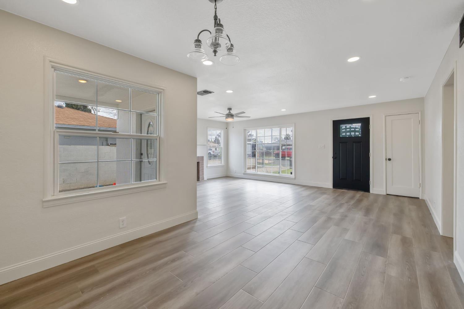 5009 E Clay Ave, Fresno, CA 93727