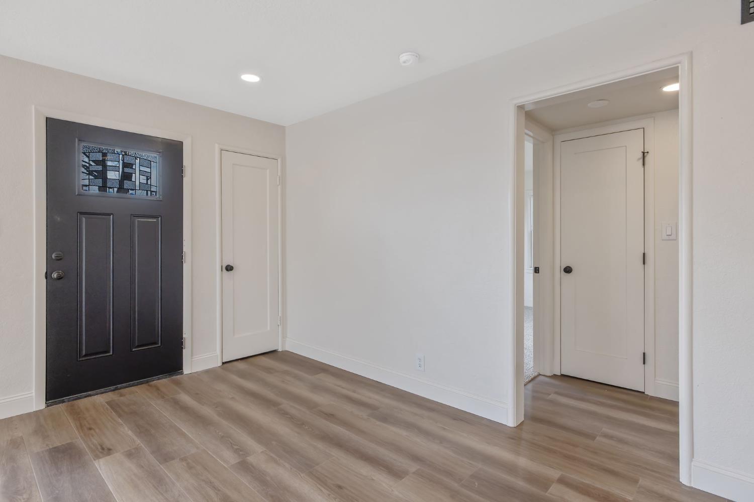 5009 E Clay Ave, Fresno, CA 93727