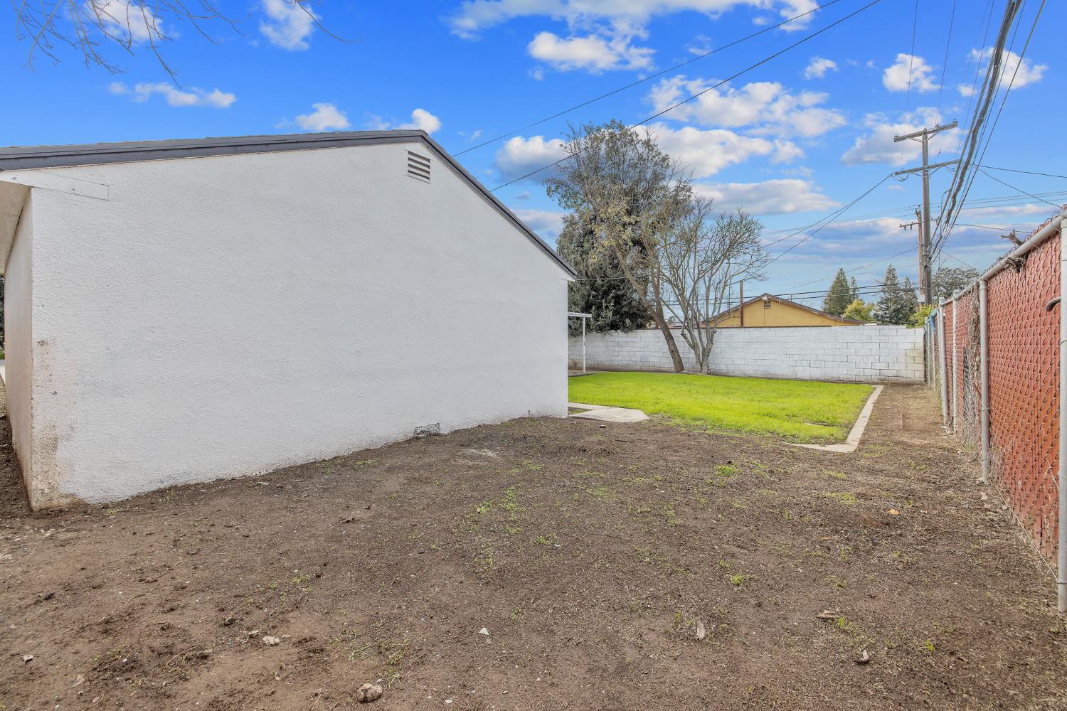 5009 E Clay Ave, Fresno, CA 93727