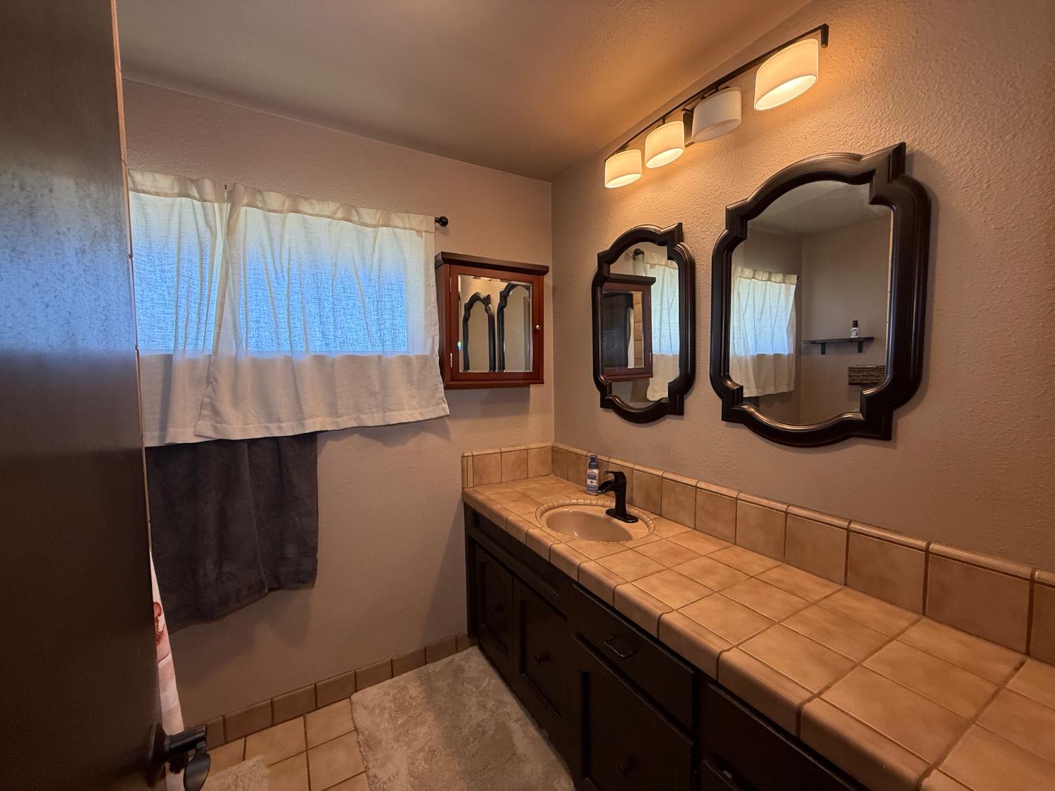 6545 S Cedar Ave, Fresno, CA 93725