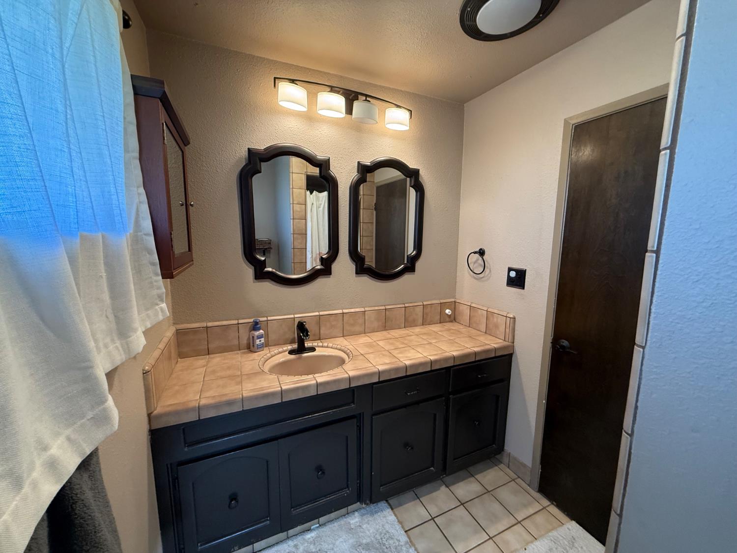 6545 S Cedar Ave, Fresno, CA 93725