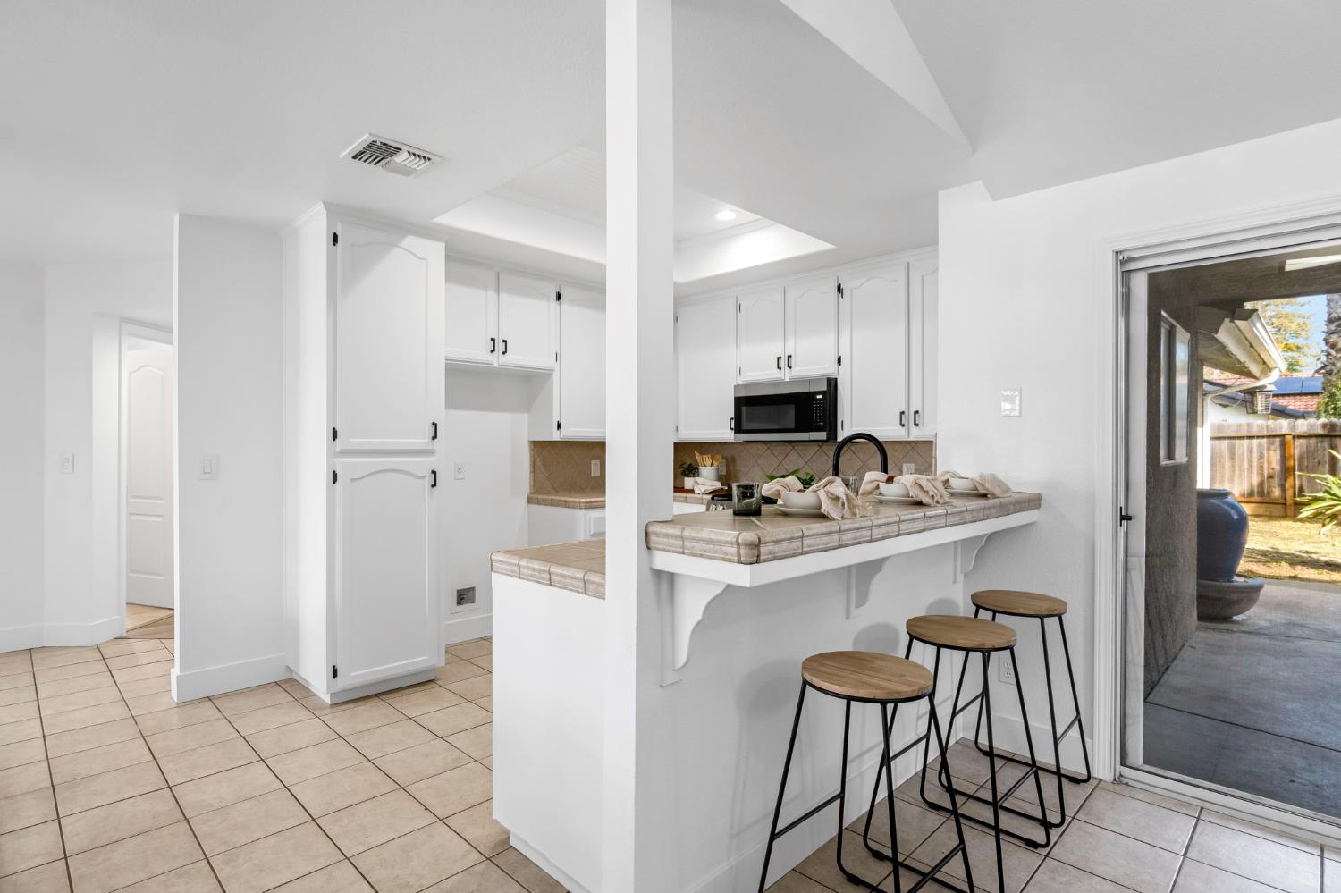 5882 W Fallon Ave, Fresno, CA 93722