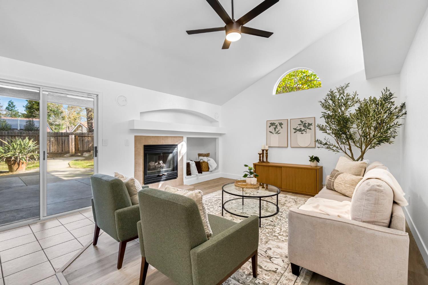 5882 W Fallon Ave, Fresno, CA 93722