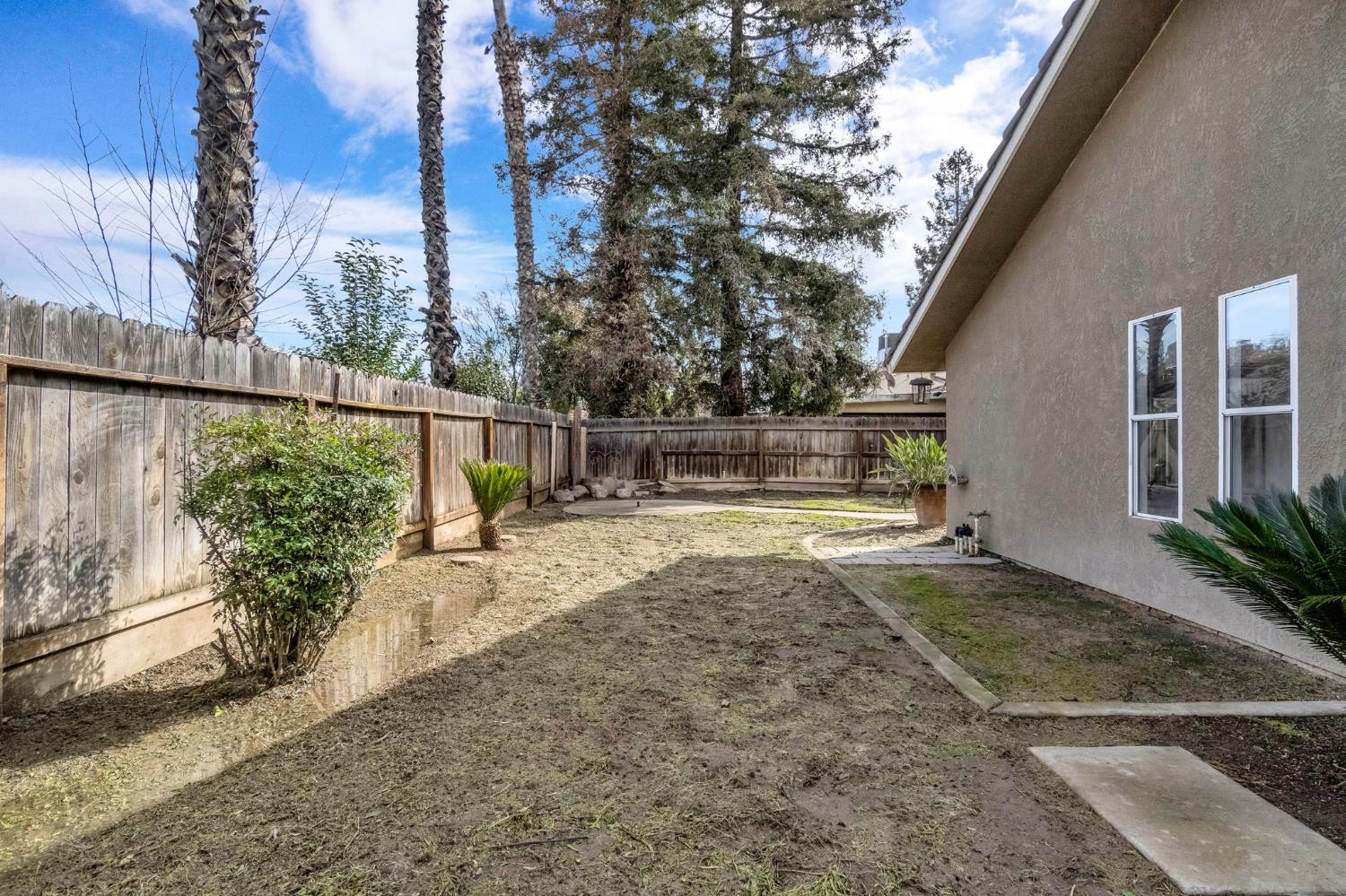 5882 W Fallon Ave, Fresno, CA 93722