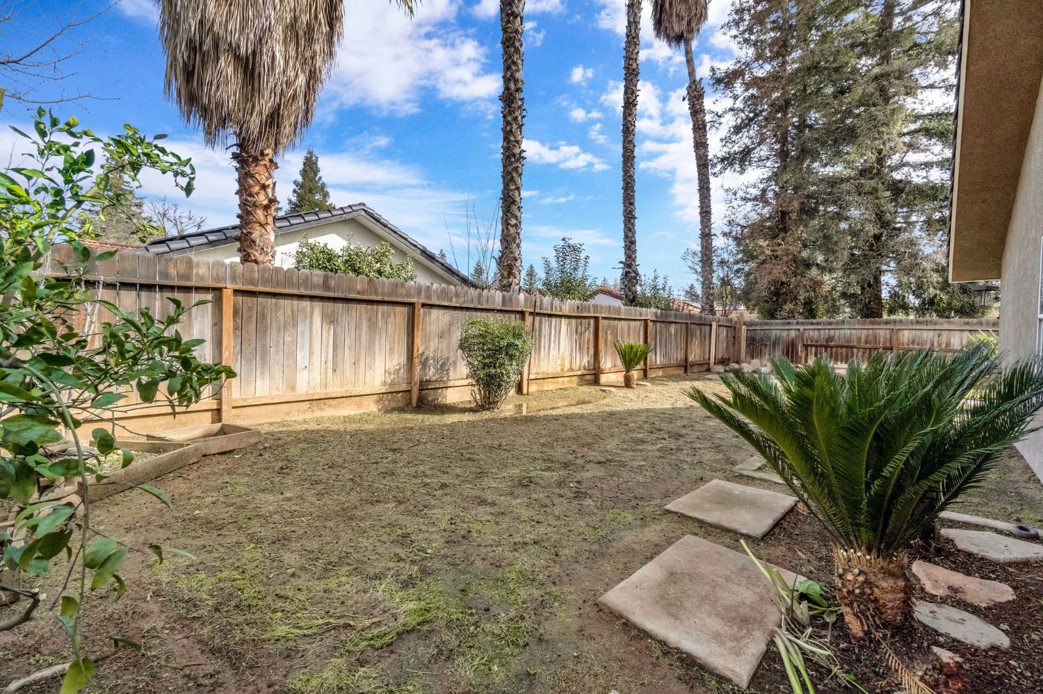 5882 W Fallon Ave, Fresno, CA 93722