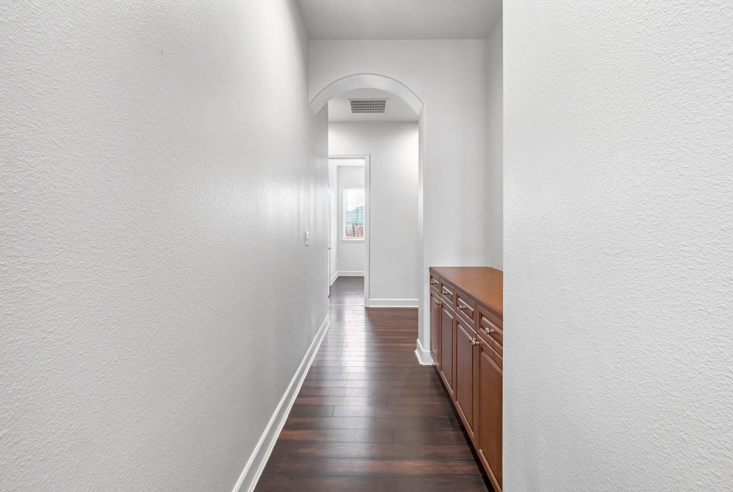 7261 N Ivanhoe Ave, Fresno, CA 93722