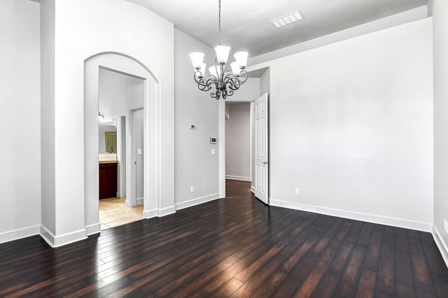 7261 N Ivanhoe Ave, Fresno, CA 93722