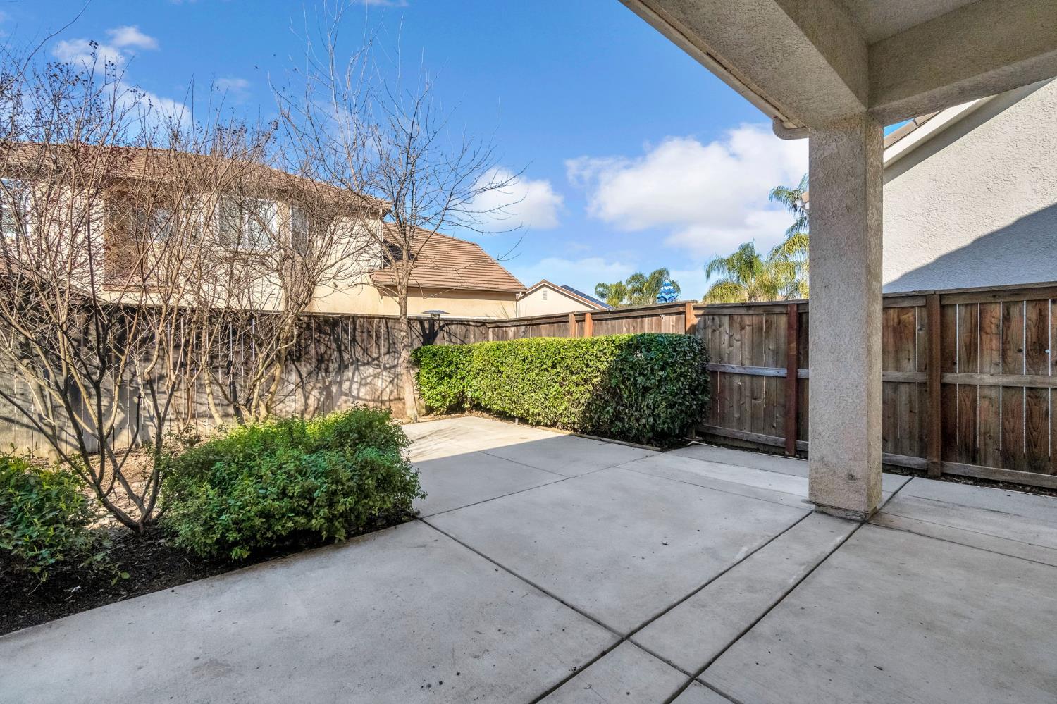 7261 N Ivanhoe Ave, Fresno, CA 93722