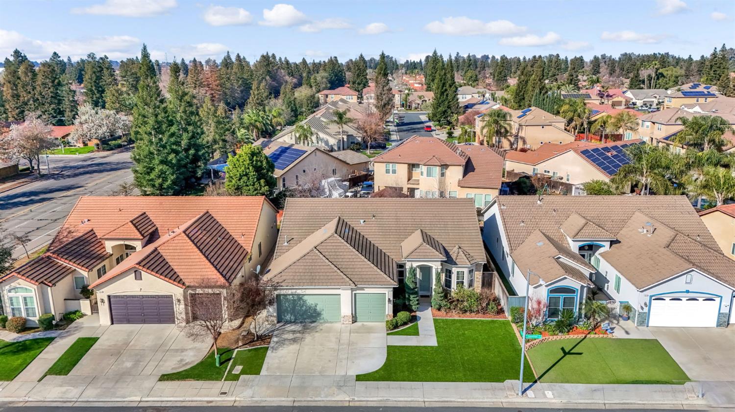 7261 N Ivanhoe Ave, Fresno, CA 93722