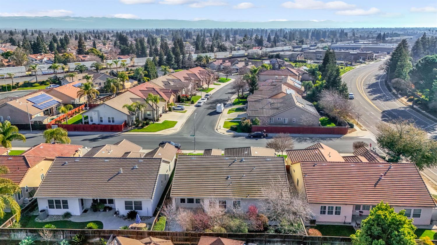 7261 N Ivanhoe Ave, Fresno, CA 93722