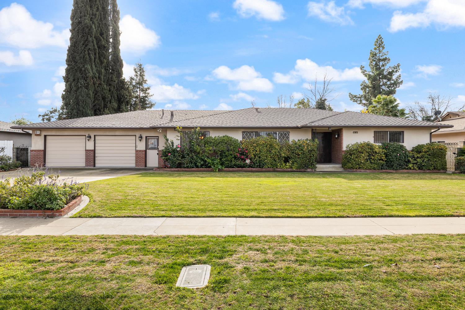 4948 E Townsend Ave, Fresno, CA 93727