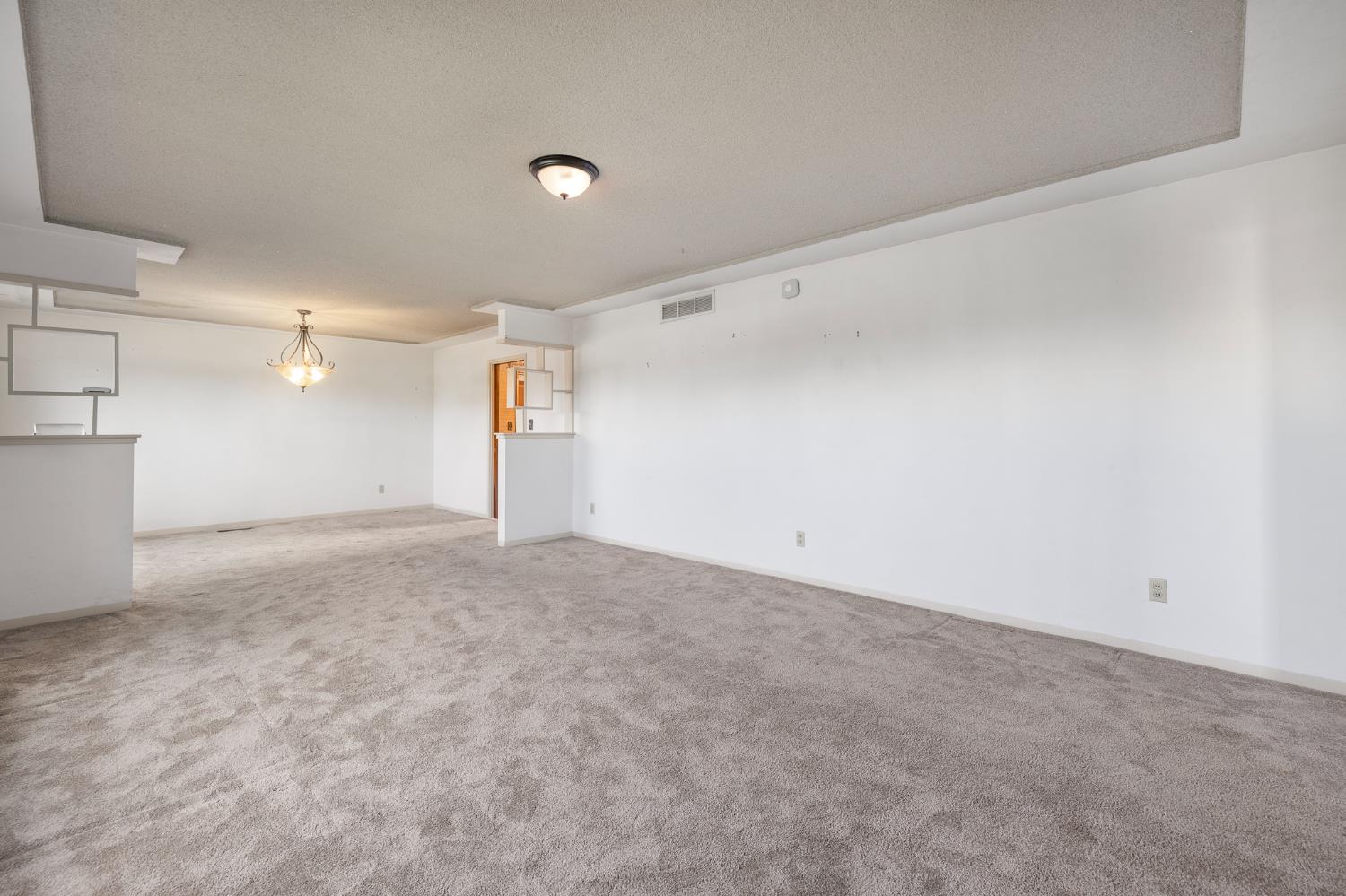 4948 E Townsend Ave, Fresno, CA 93727