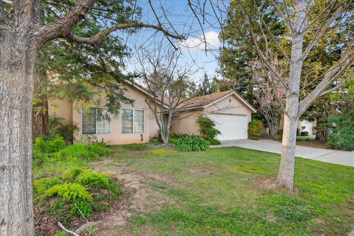 6353 N Brix, Fresno, CA 93722