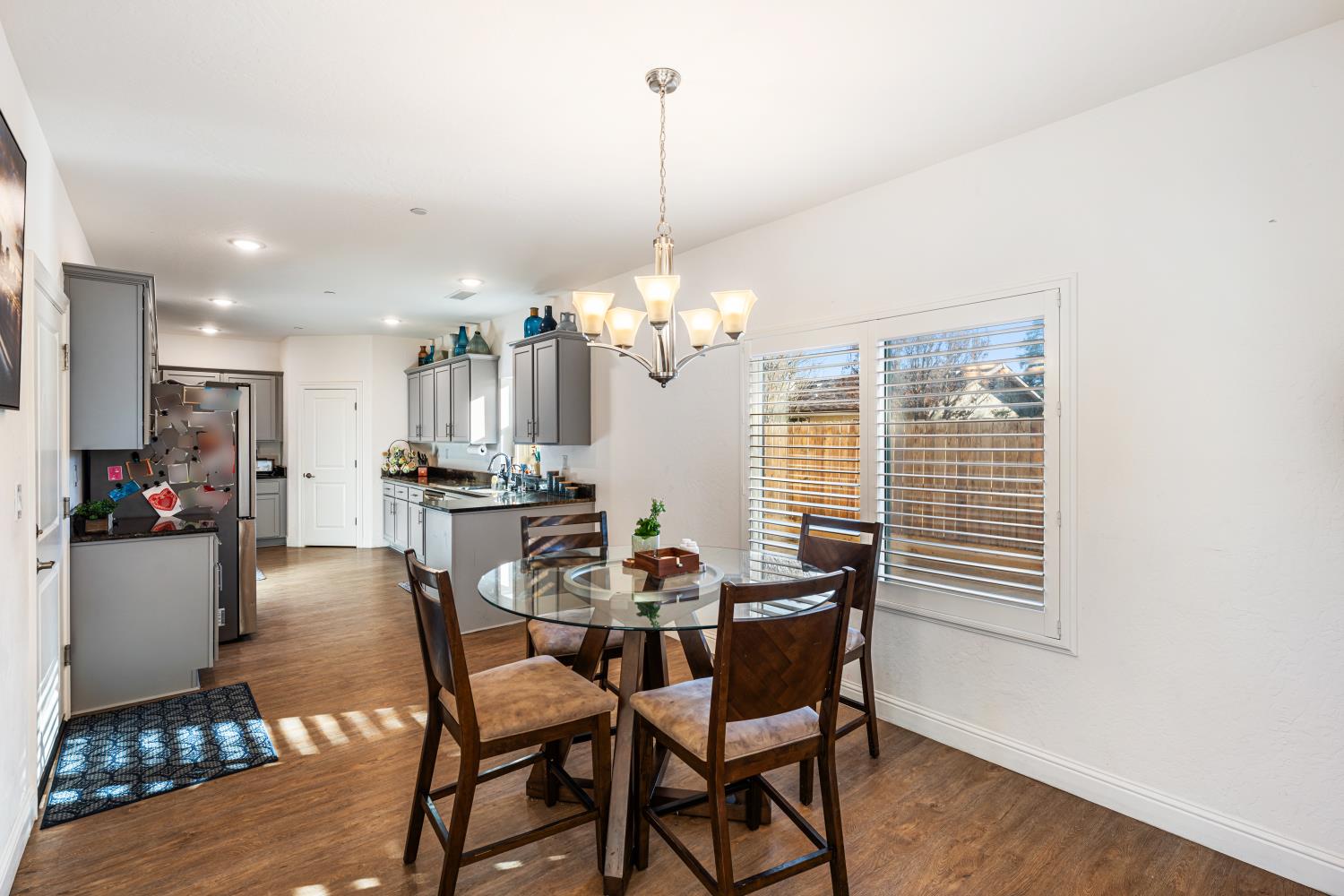 4473 W Langden Dr, Fresno, CA 93722