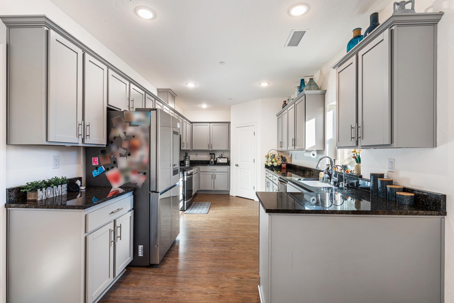 4473 W Langden Dr, Fresno, CA 93722