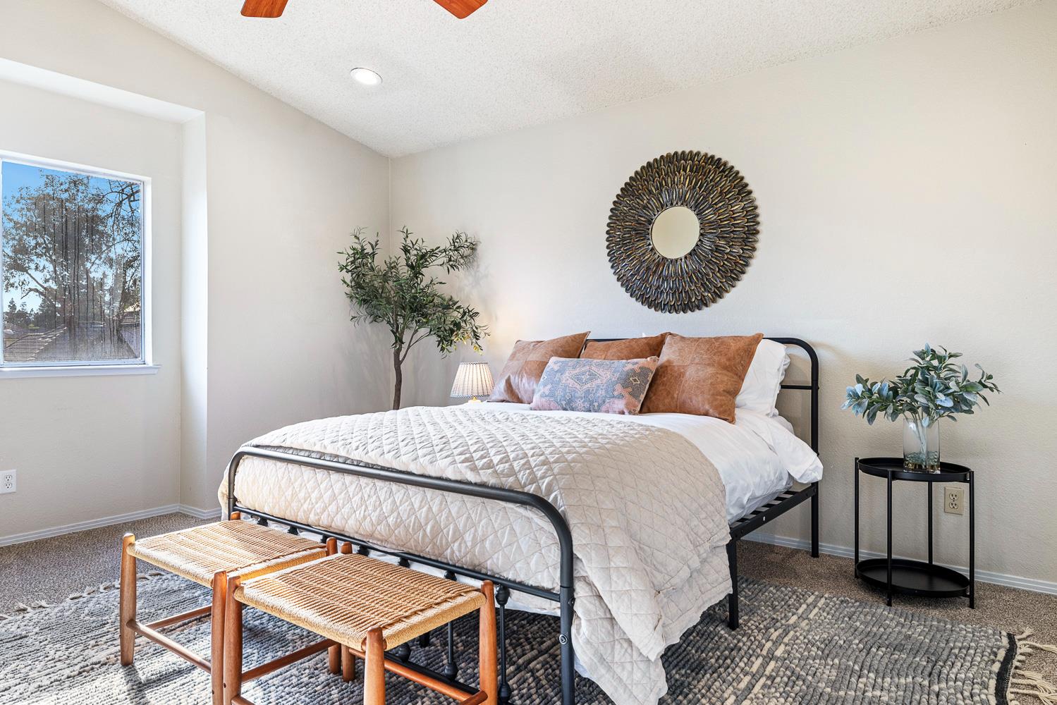 805 E Buckhill Rd, Fresno, CA 93720