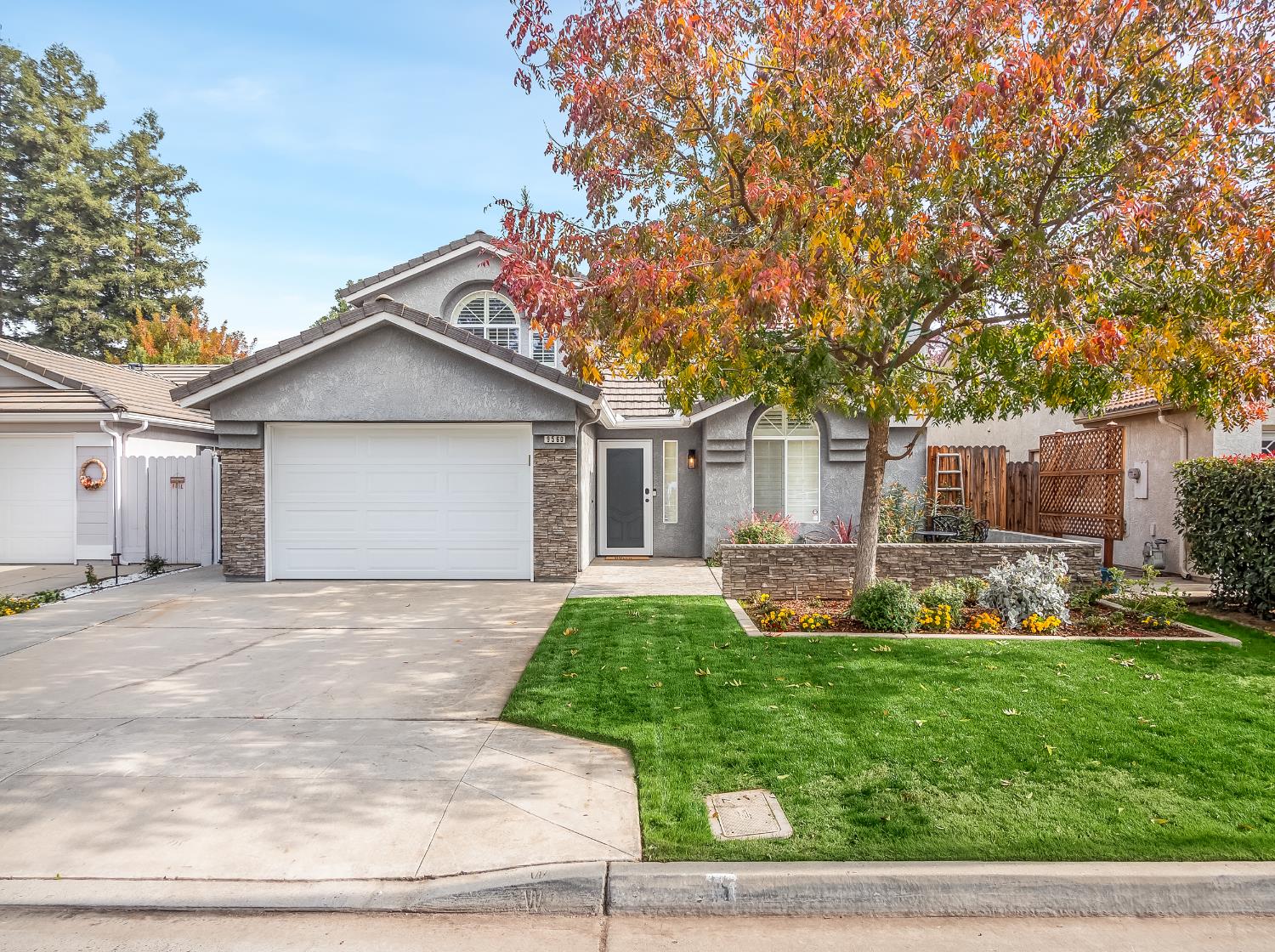 9560 N Barton Ave, Fresno, CA 93720