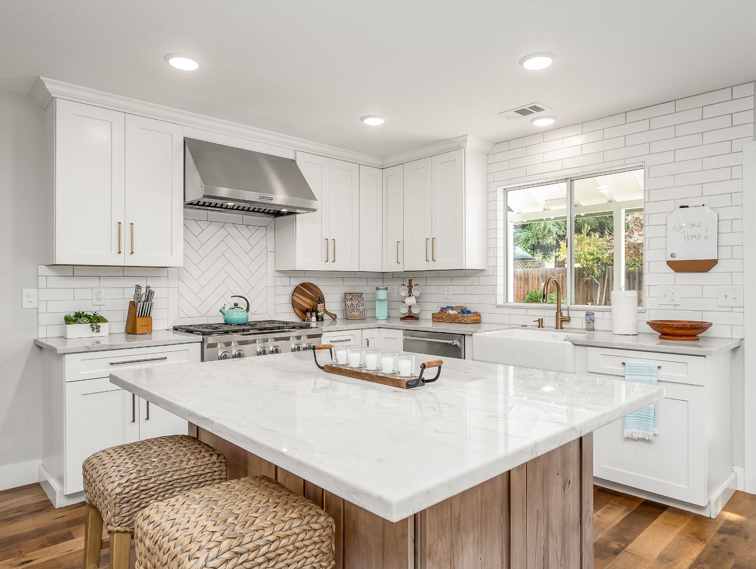 9560 N Barton Ave, Fresno, CA 93720