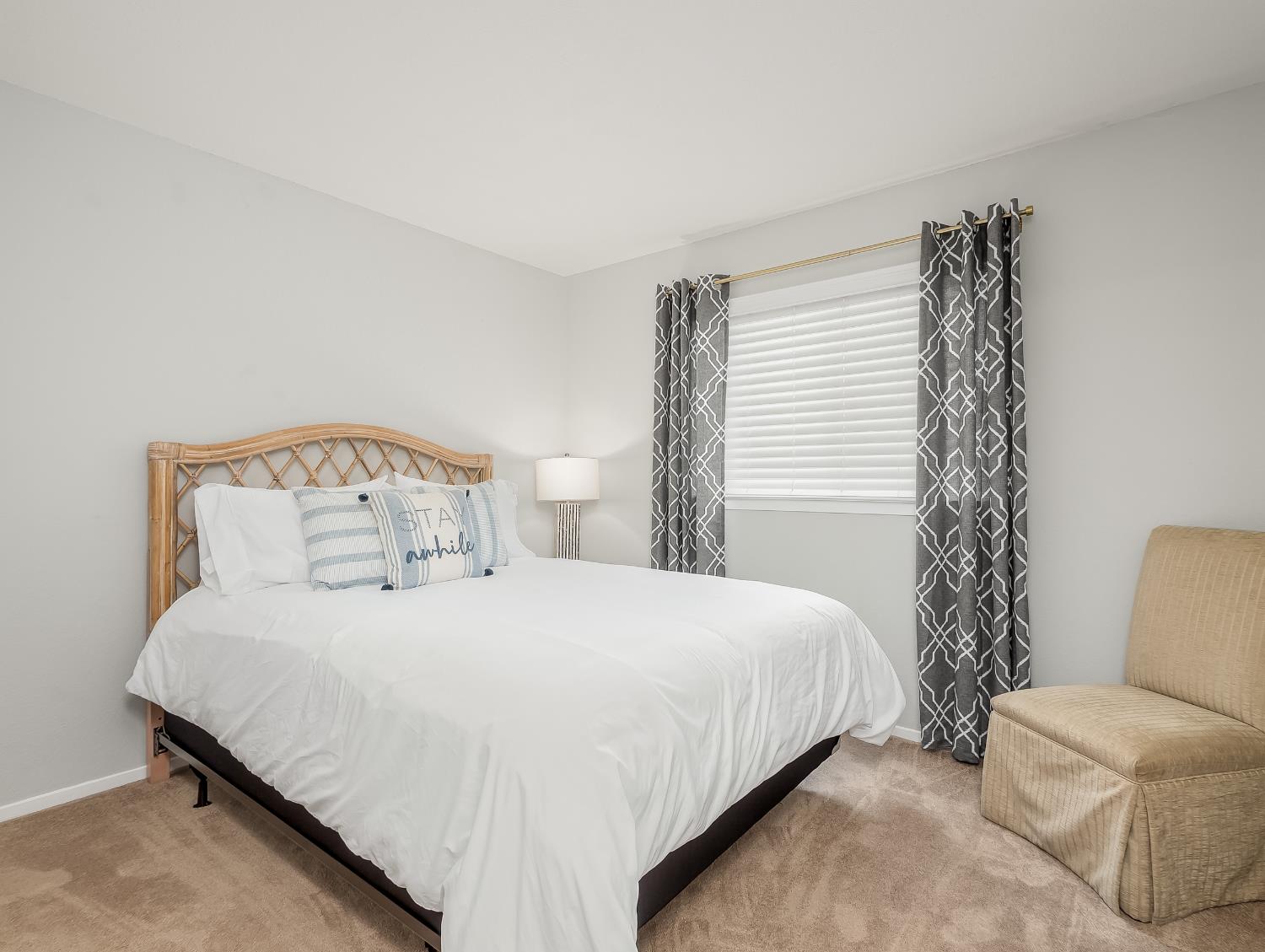 9560 N Barton Ave, Fresno, CA 93720