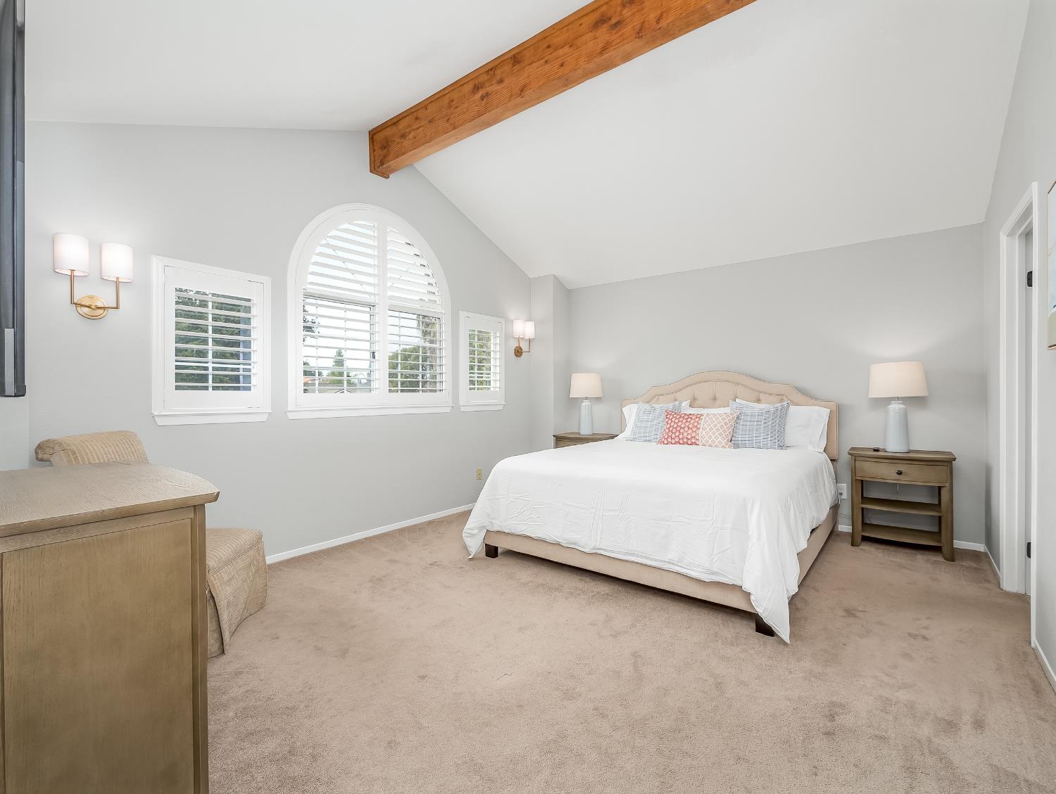 9560 N Barton Ave, Fresno, CA 93720