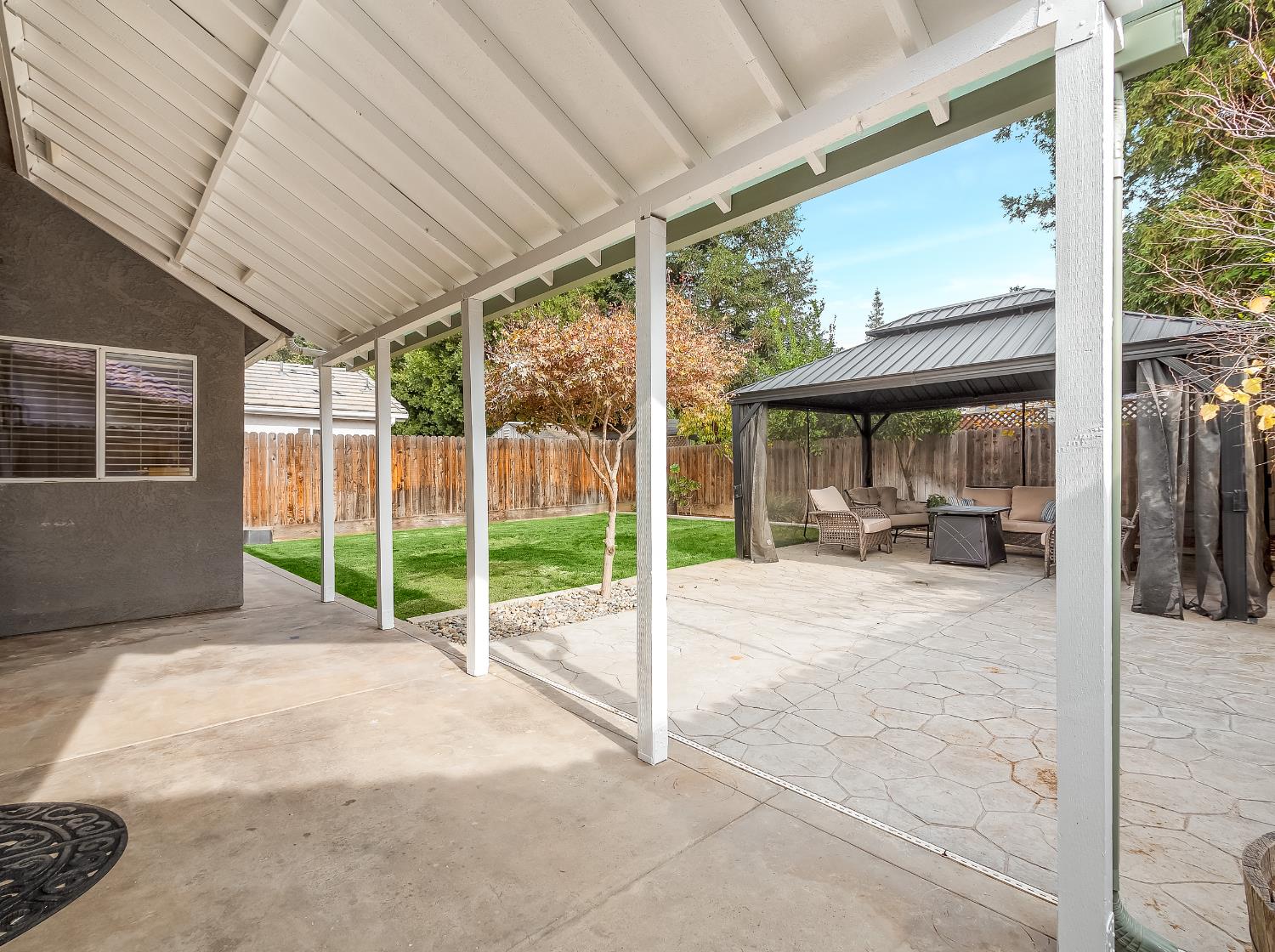 9560 N Barton Ave, Fresno, CA 93720