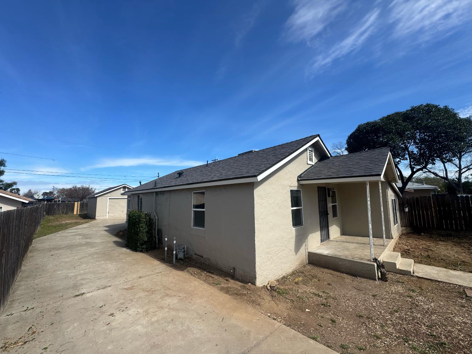 2743 E Hammond Ave, Fresno, CA 93703